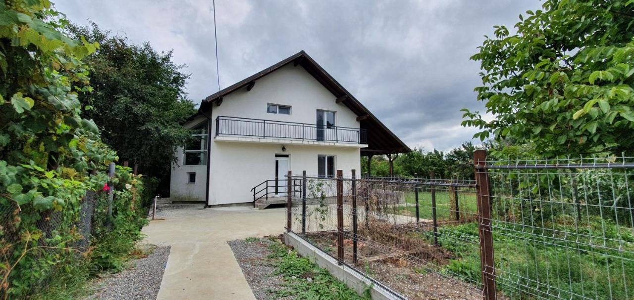 Green Nest Banesti ภายนอก รูปภาพ
