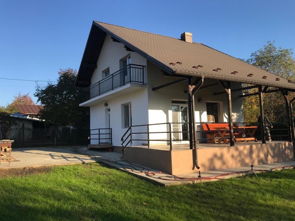 Green Nest Banesti ภายนอก รูปภาพ