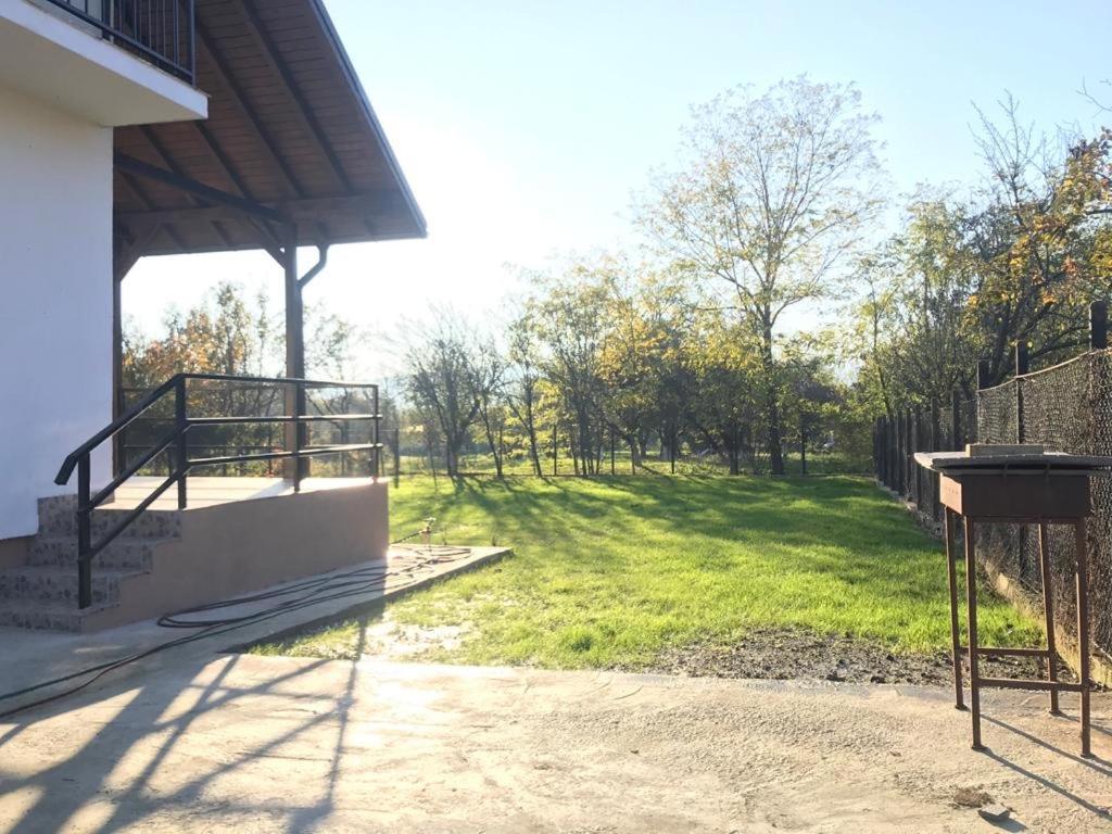 Green Nest Banesti ภายนอก รูปภาพ