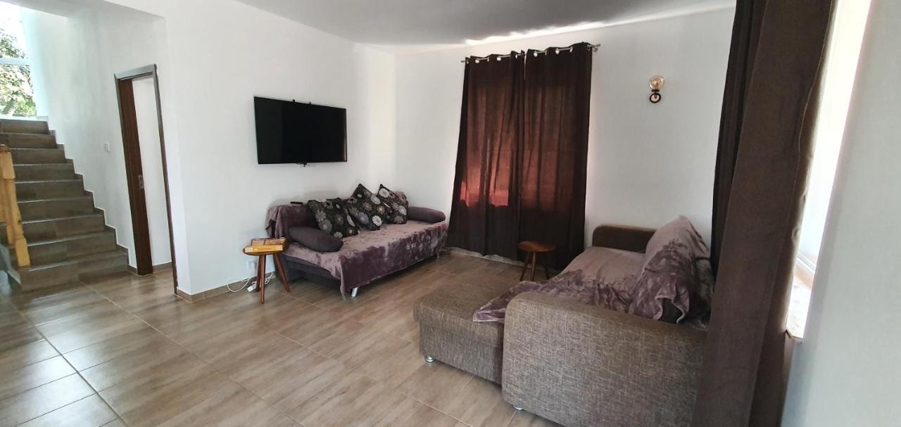 Green Nest Banesti ภายนอก รูปภาพ