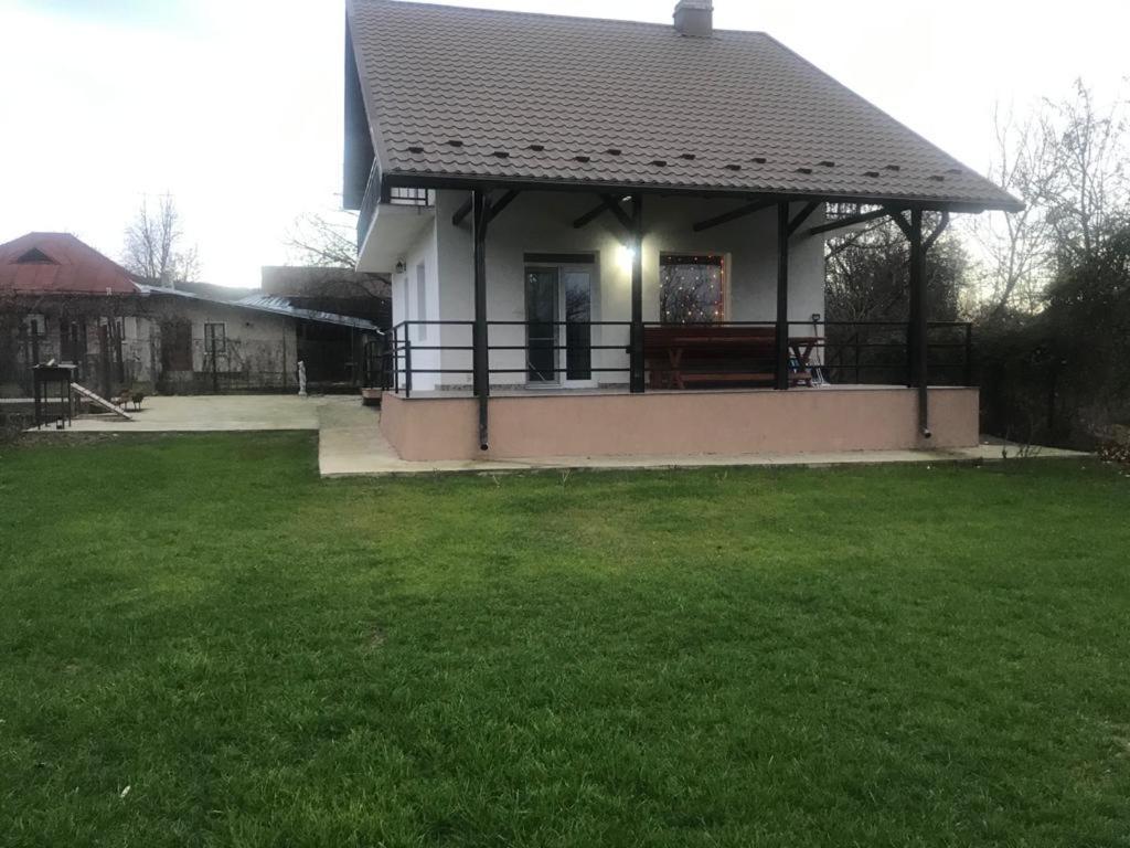 Green Nest Banesti ภายนอก รูปภาพ